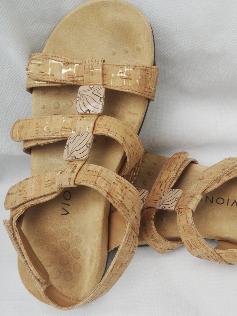 Vionic AMBER Women's 6 Cork Strap Sandal Orthaheel Gold